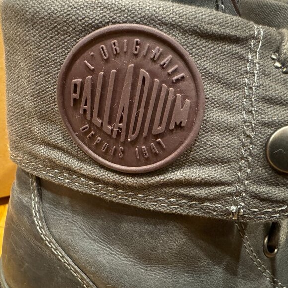 NWOT Palladium Baggy Leather/Canvas Fold Zip & Lace-up Seal Gray Hiking Boot 9.5 - Picture 2 of 13